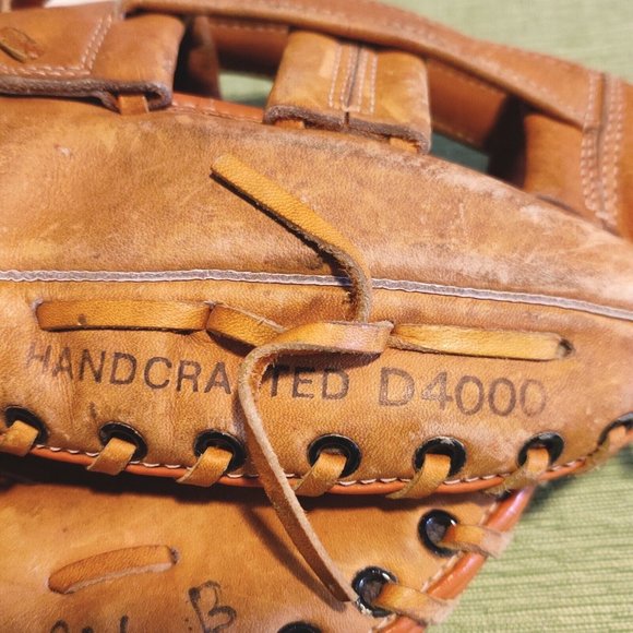 DIAMOND D4000 Professional Model RHT Mitt Baseball Glove Tan Top Grain Cowhide - Picture 10 of 13